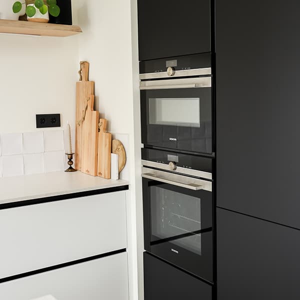 Durf zwart en wit te combineren in de keuken